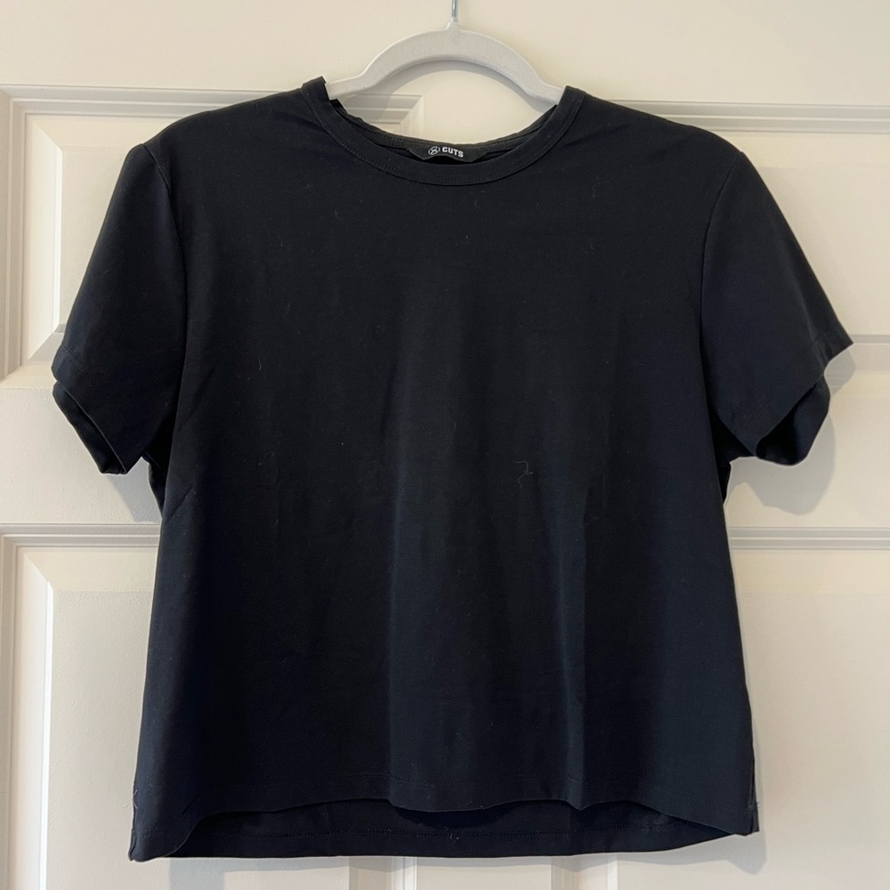 Cuts Waist-length Basic Top